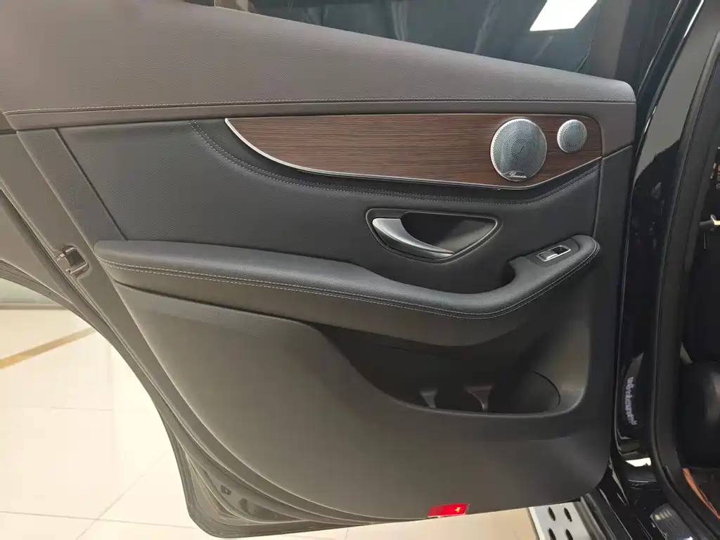 Mercedes-Benz GLC 2020 — фото 19