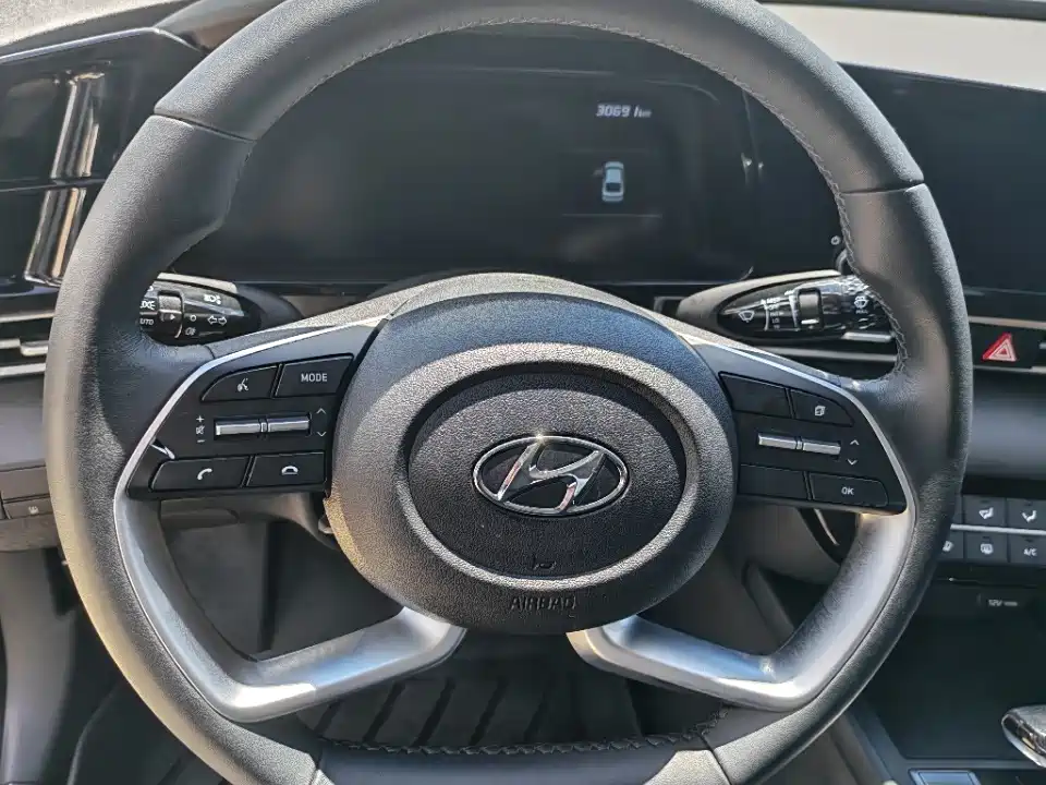 Hyundai Elantra 2022 — фото 10