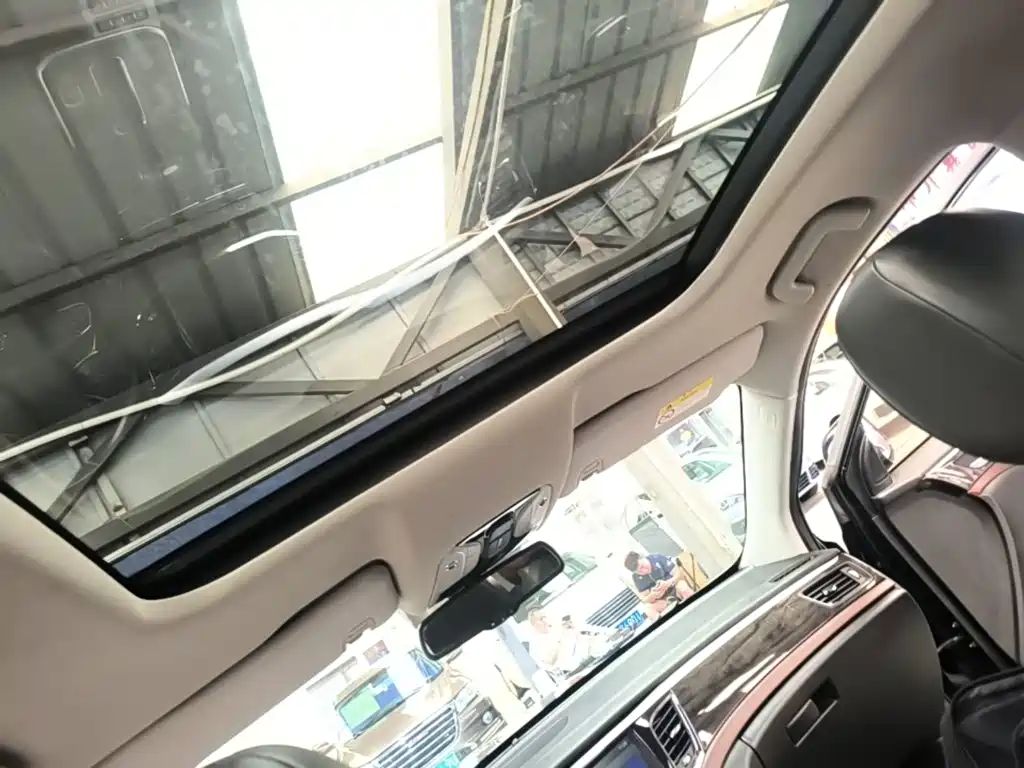 GAC Motor Trumpchi GS8 2018 — фото 18