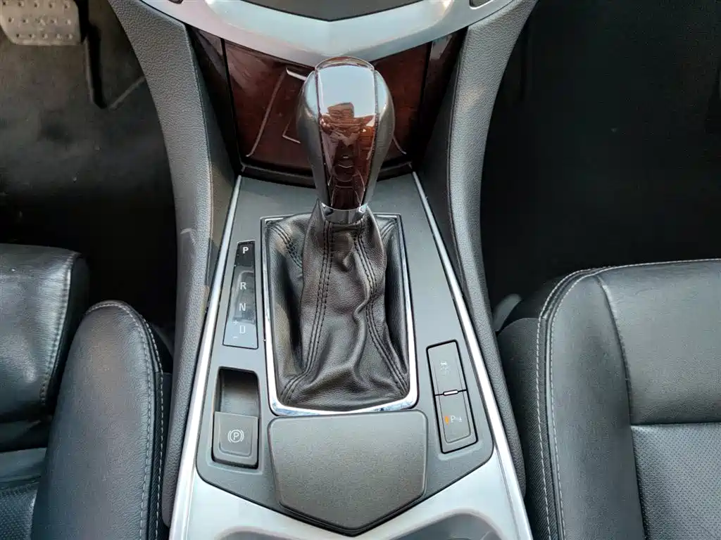 Cadillac SRX 2012 — фото 14