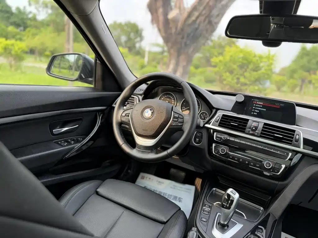 BMW 3 Series GT 2019 — фото 19
