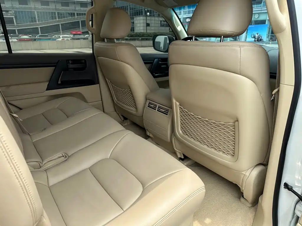 Toyota Land Cruiser 2016 — фото 8