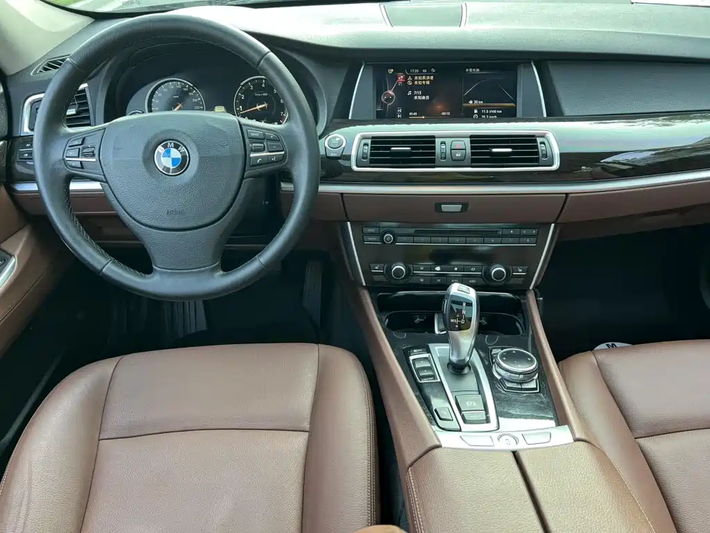 BMW 5 Series GT 2014 — фото 9