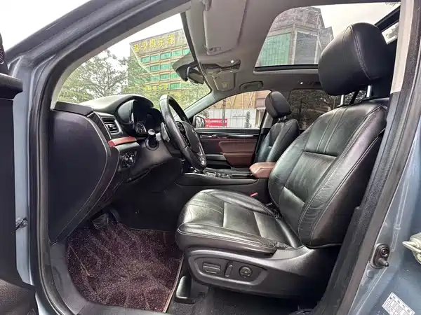 GAC Trumpchi GS8 2017