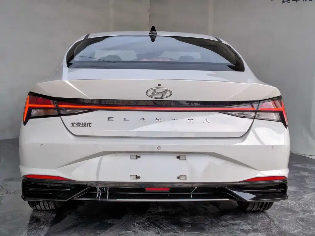 Hyundai Elantra 2022
