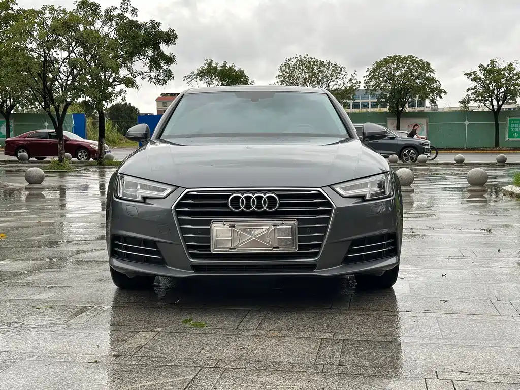 Audi A4L 2018