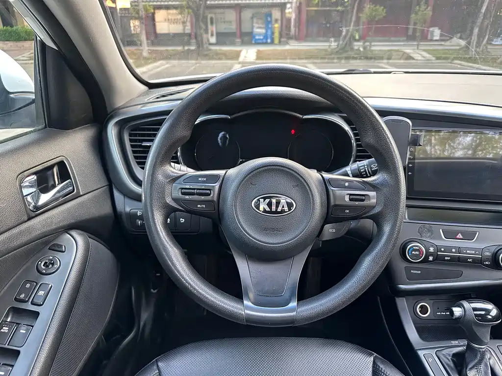 Kia K5 2015 — фото 14