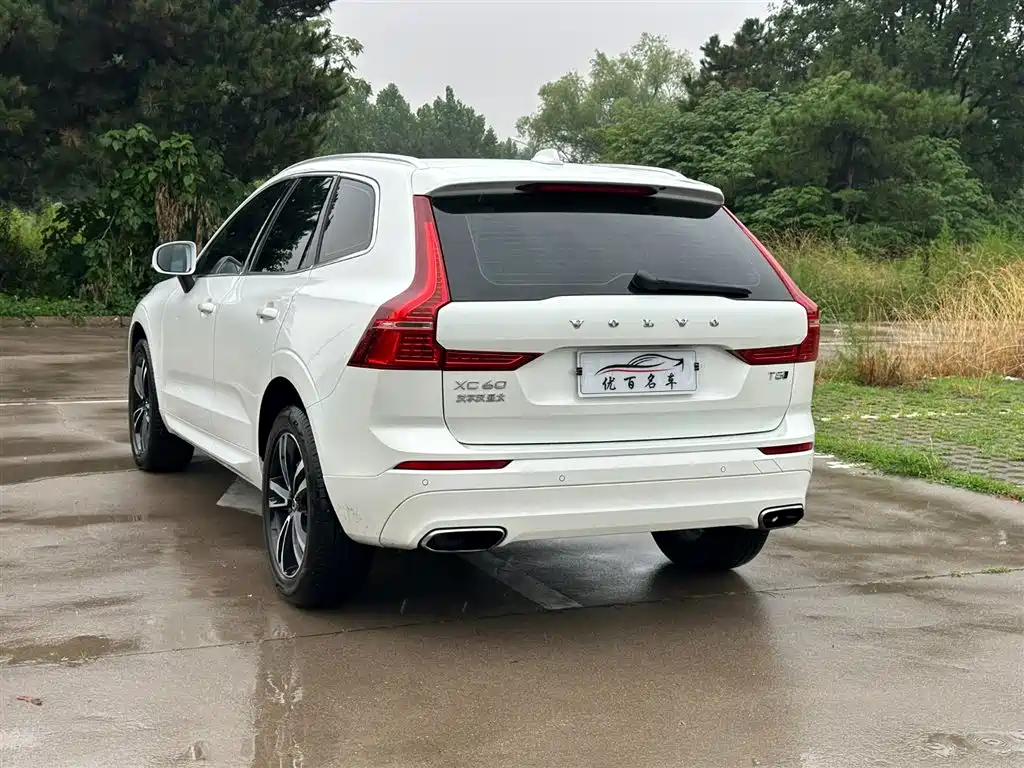 Volvo XC60 2019 — фото 4