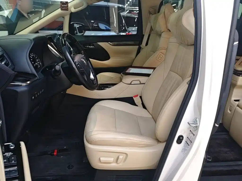 Toyota Vellfire 2021 — фото 15