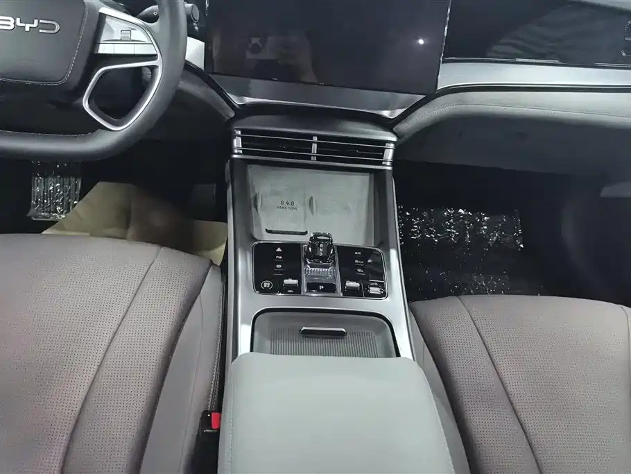 BYD Seal 07 DM-i 2025 — фото 15