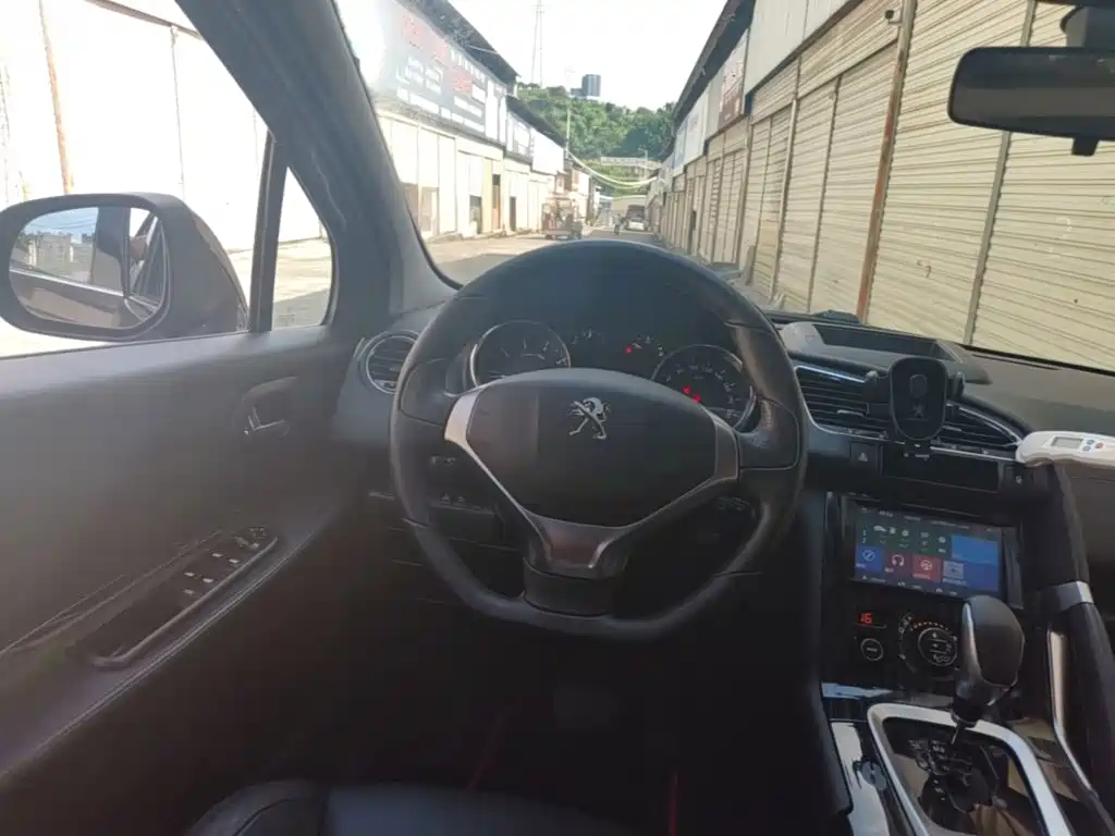 Peugeot 3008 2015 — фото 11