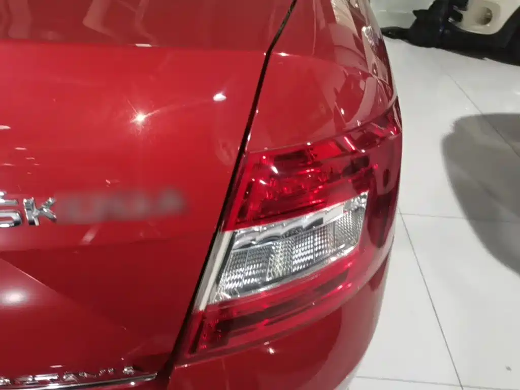 Skoda Octavia 2015 — фото 8