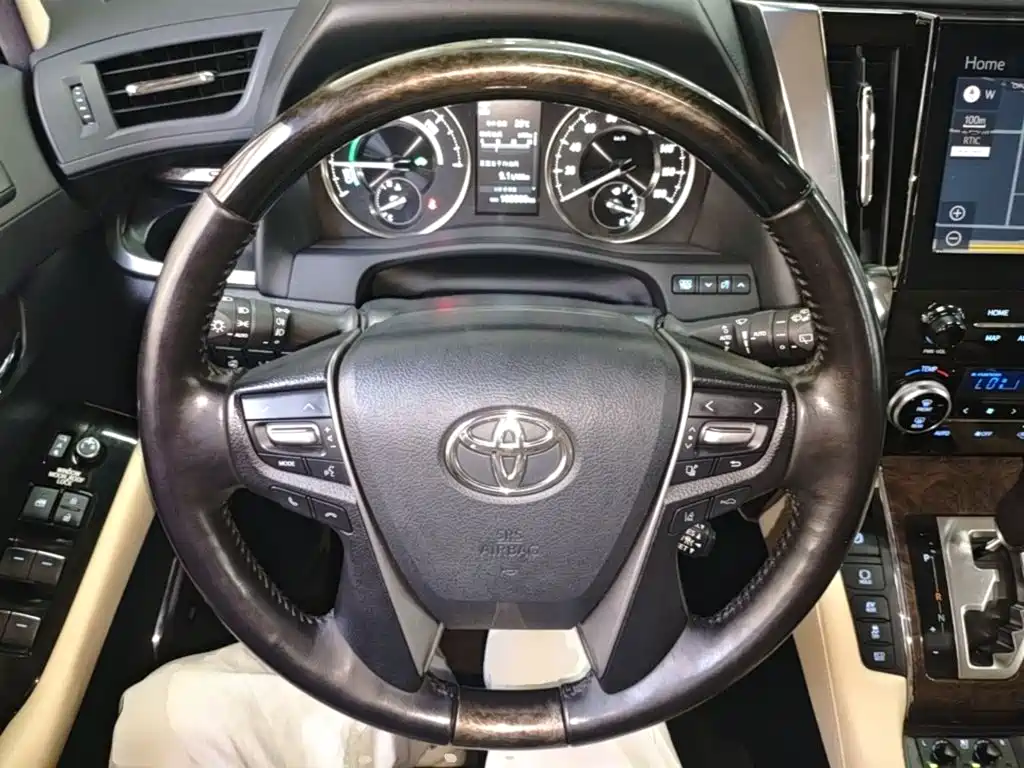 Toyota Vellfire 2021 — фото 11