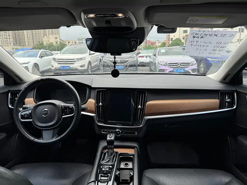 Volvo S90 2019 — фото 17