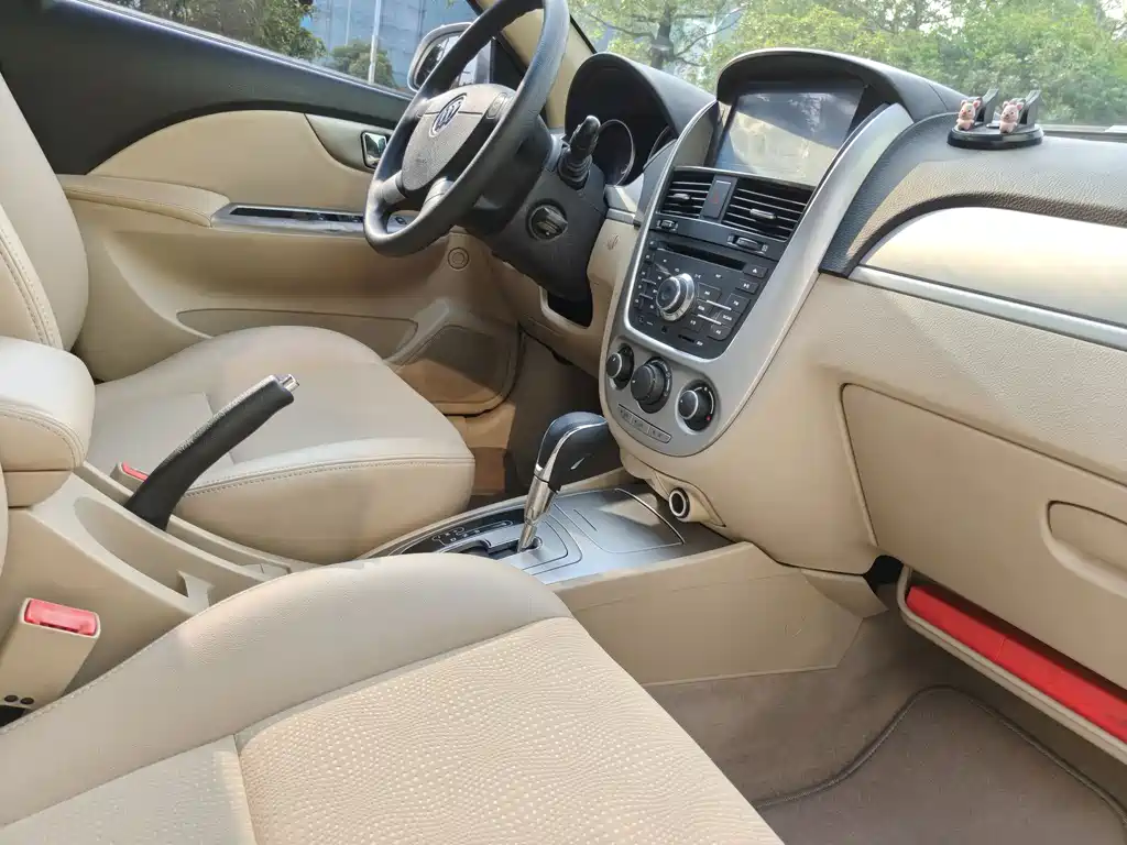 Buick Excelle 2013 — фото 16