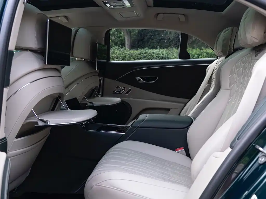 Bentley Flying Spur PHEV 2023 — фото 18