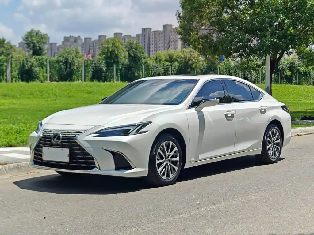 Lexus ES 2025 — фото 2