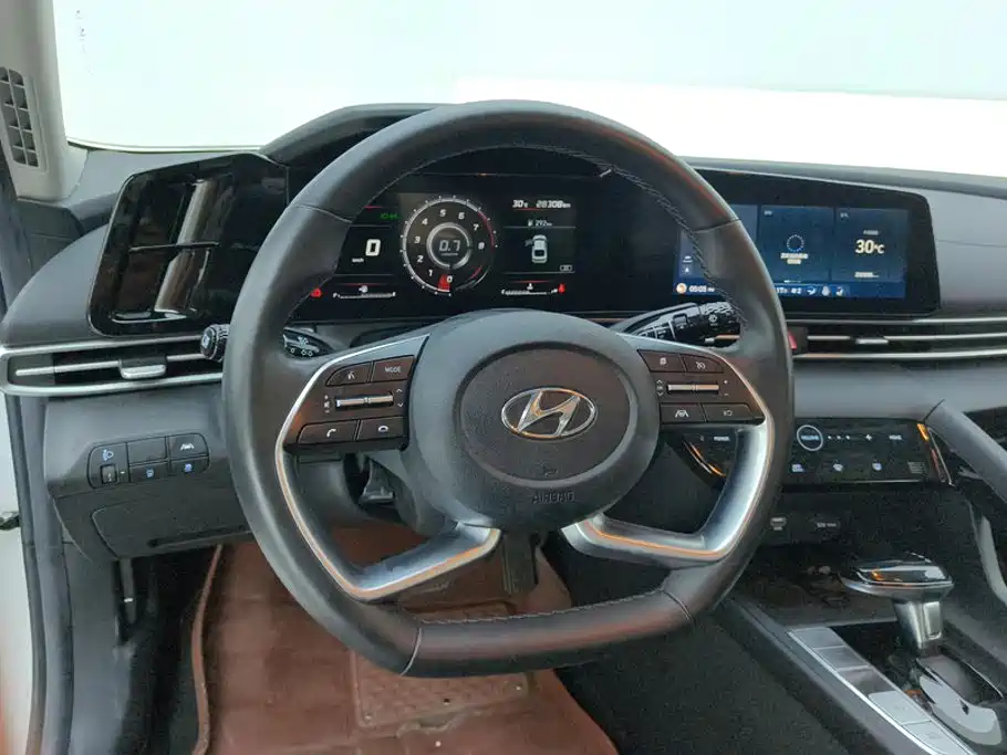 Hyundai Elantra 2021 — фото 15