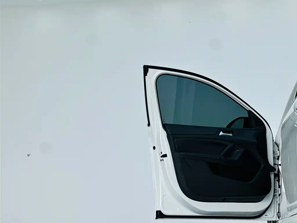 Peugeot 308 2017 — фото 12