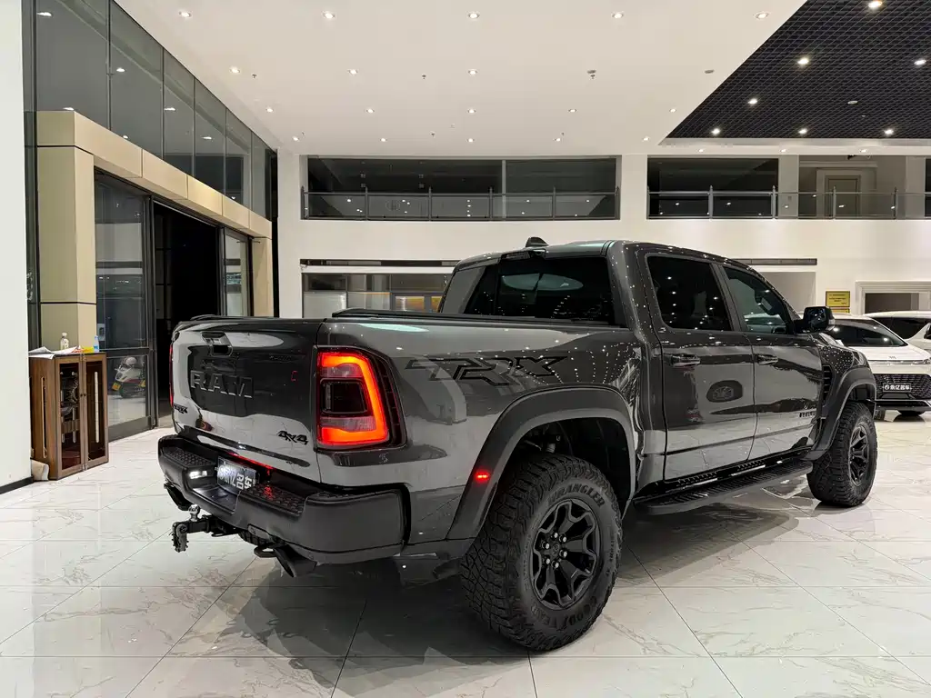RAM Trucks 2023 — фото 12