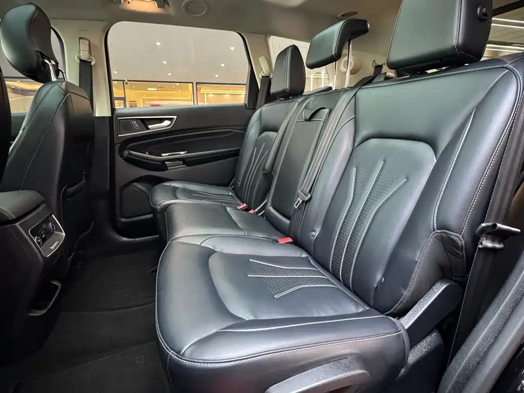 Ford Edge 2022 — фото 16