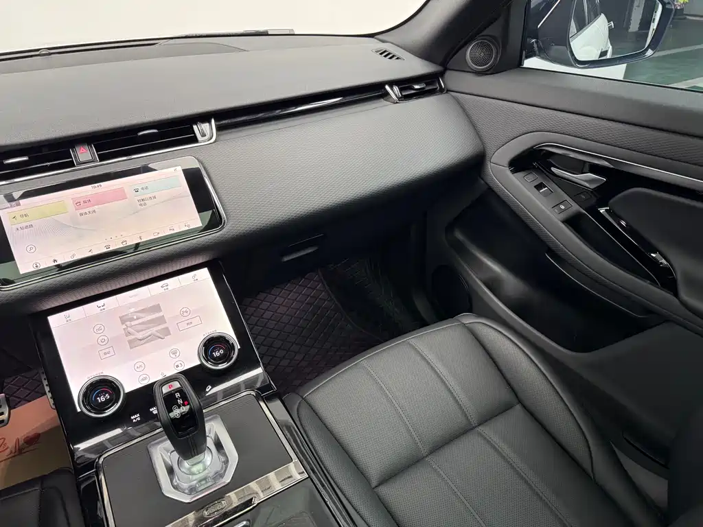 Land Rover Evoque 2021 — фото 15