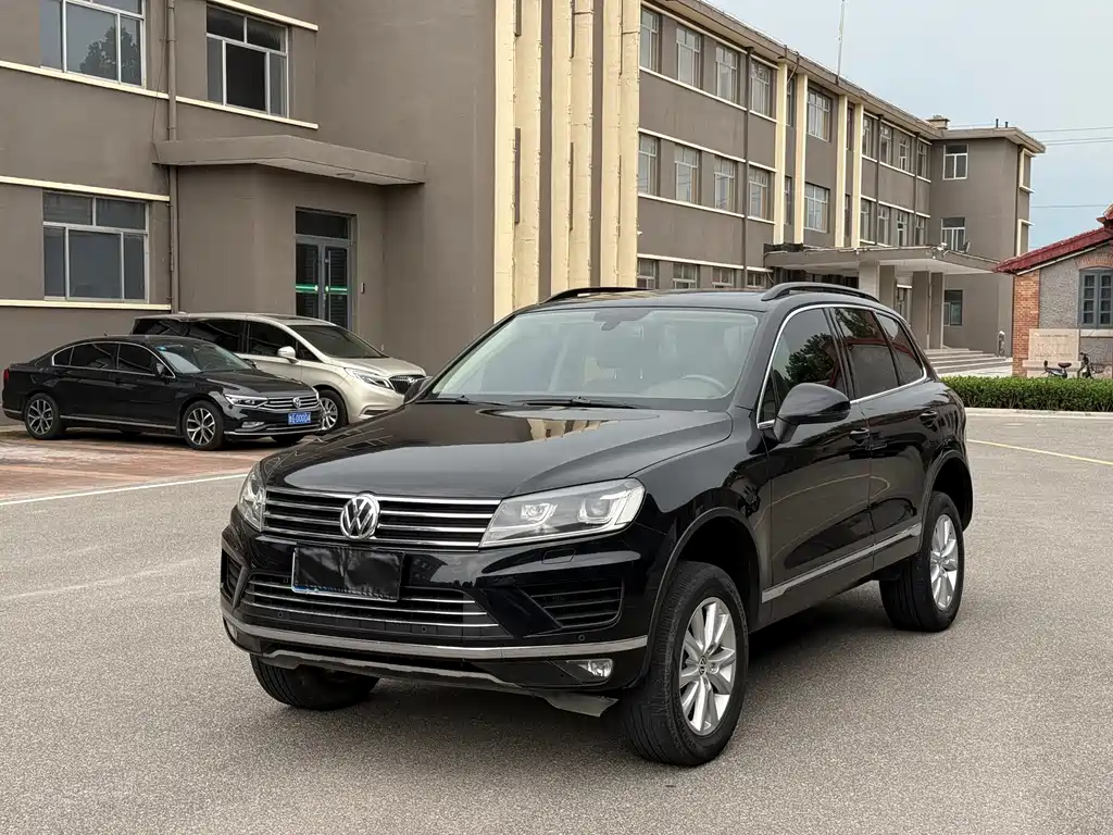 Volkswagen Touareg 2016 — фото 1