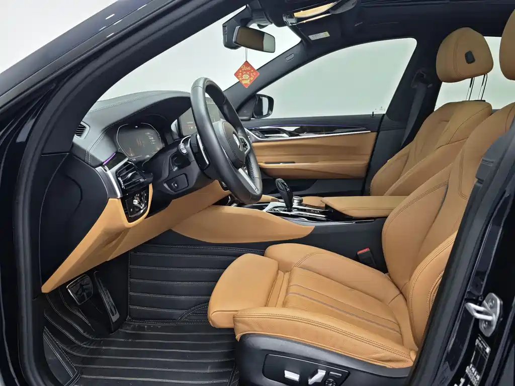 BMW 6 Series GT 2024 — фото 13