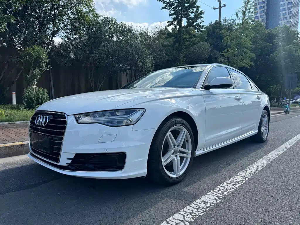 Audi A6L 2018 — фото 1