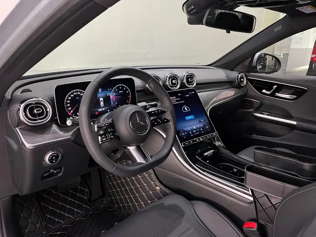 Mercedes-Benz C-Class 2023 — фото 10