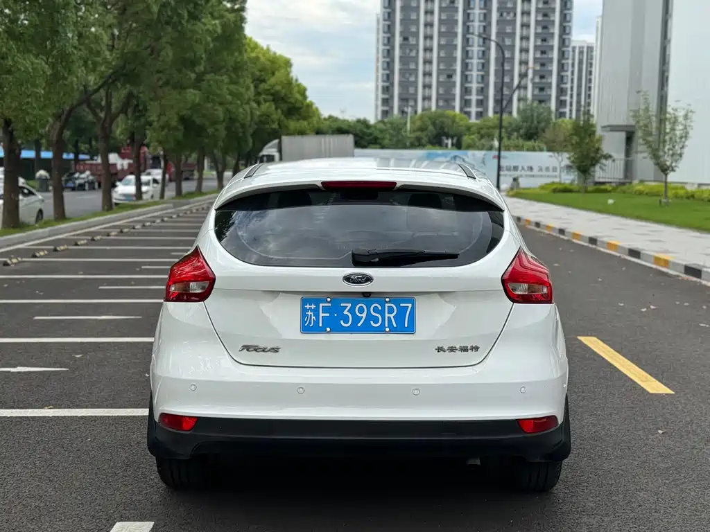 Ford Focus 2017 — фото 13