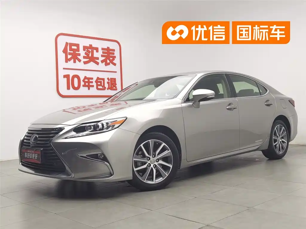 Lexus ES 2018 — фото 1