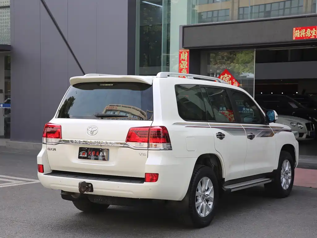 Toyota Land Cruiser 2019 — фото 3