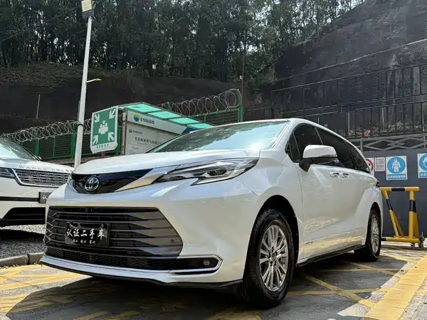 Toyota Sienna 2023