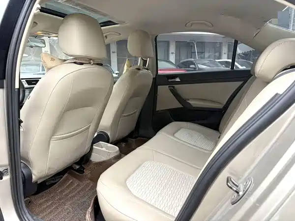 Skoda Rapid 2015