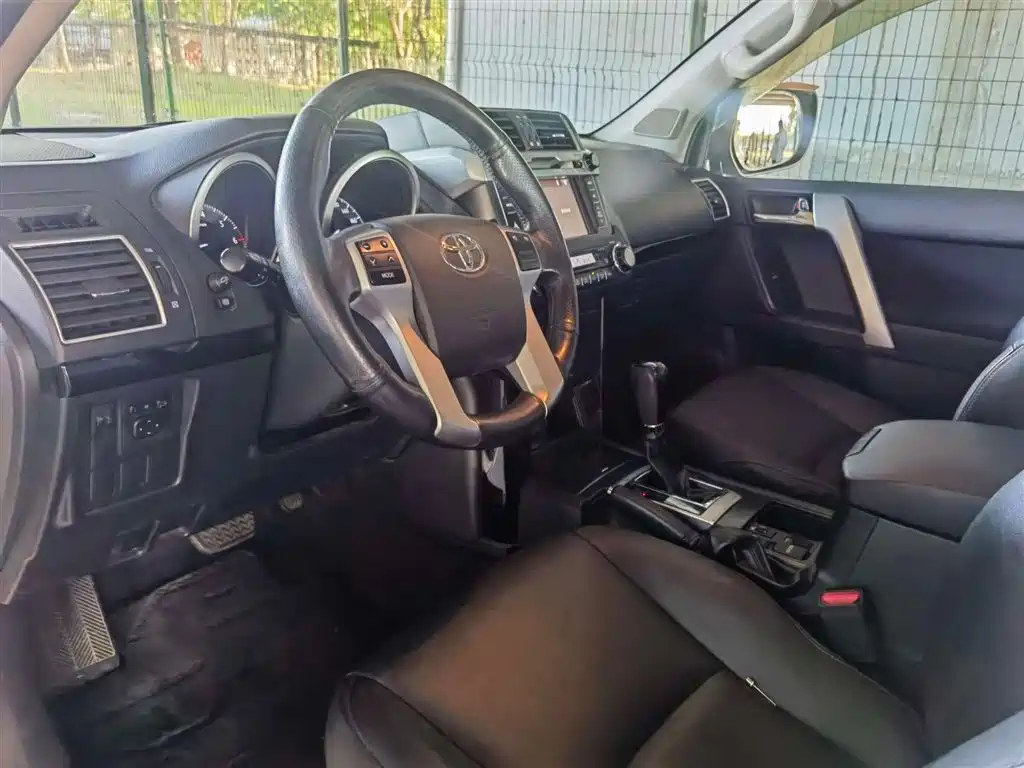 Toyota Prado 2016 — фото 12