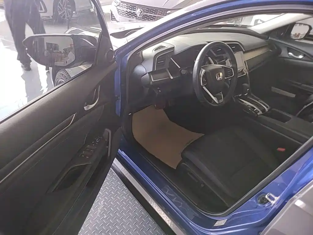 Honda Civic 2017 — фото 16
