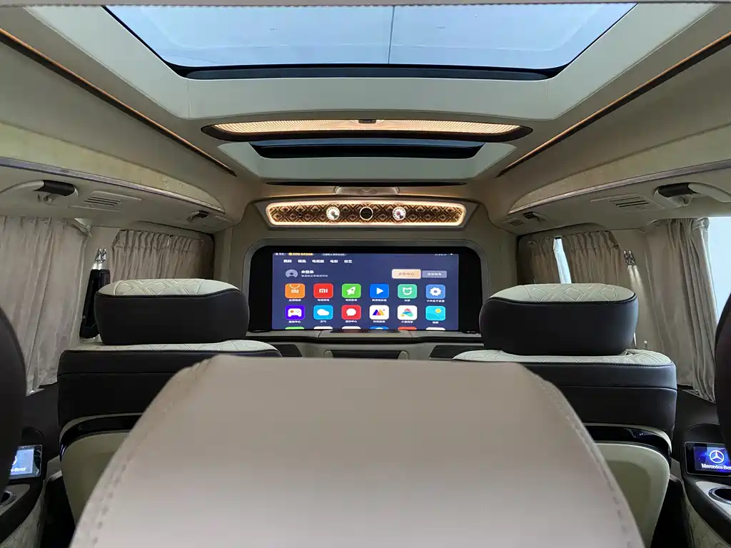 Mercedes-Benz V-Class 2020 — фото 21