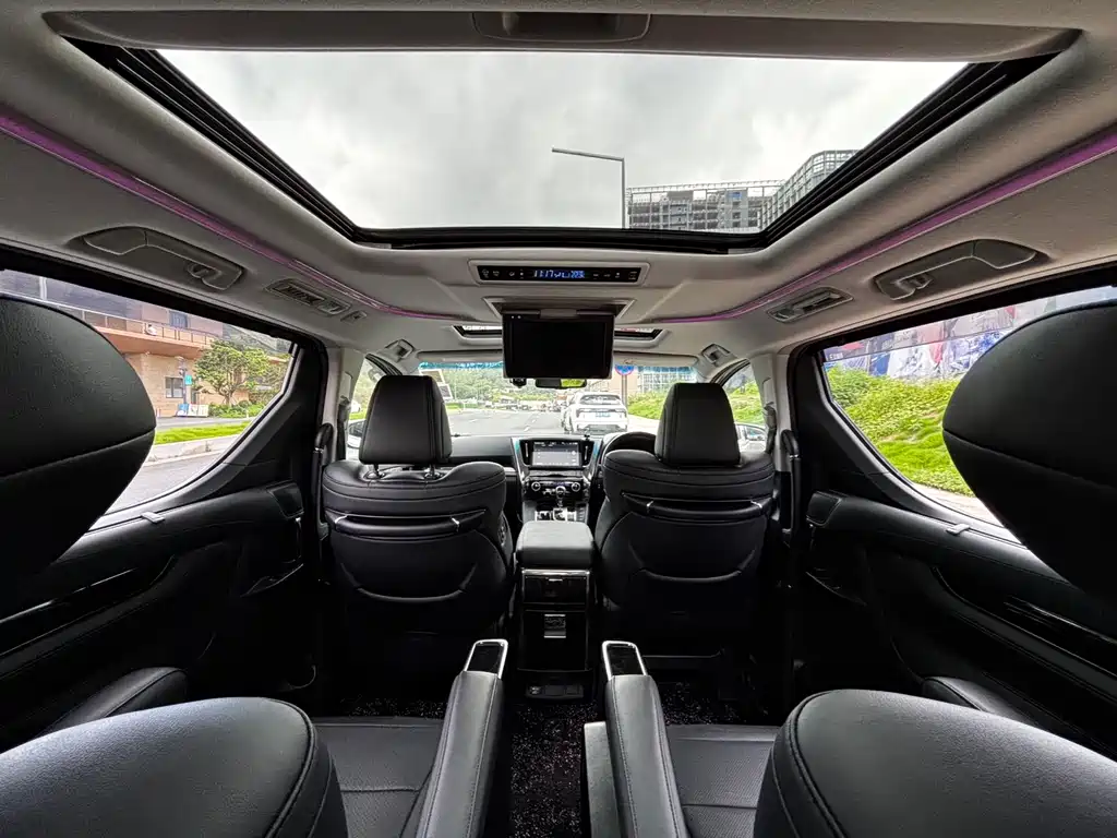Toyota Alphard 2019 — фото 12