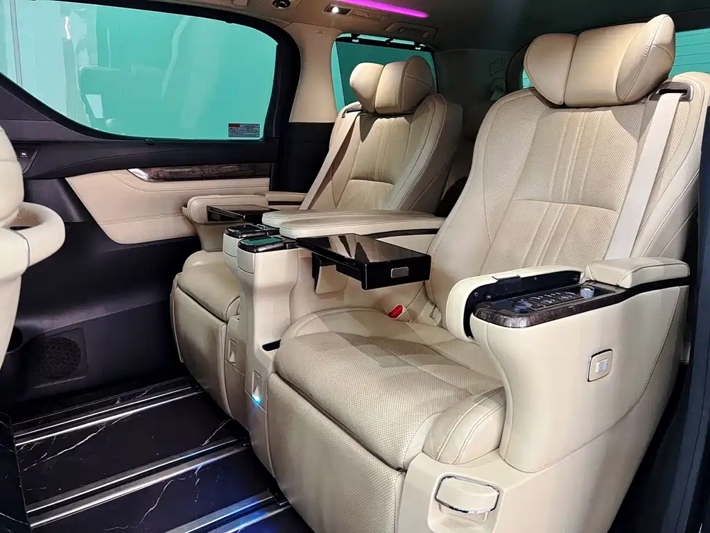 Toyota Vellfire 2022 — фото 9