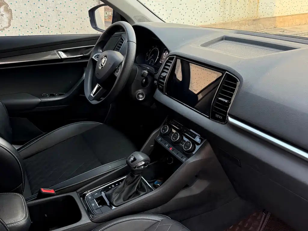 Skoda Karoq 2021 — фото 11