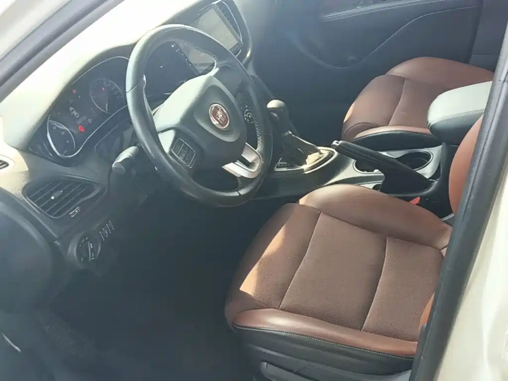 Fiat Viaggio 2018 — фото 15