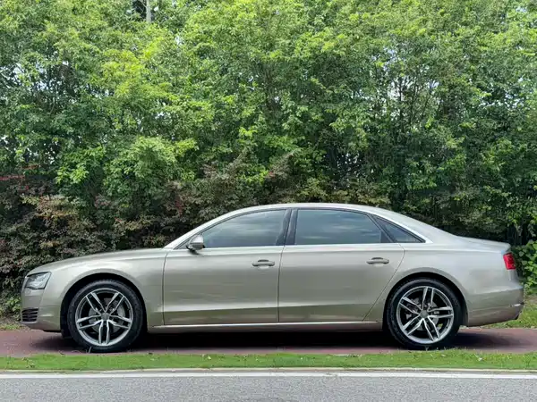 Audi A8 2013