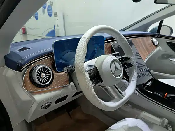 Mercedes-Benz EQE 2025