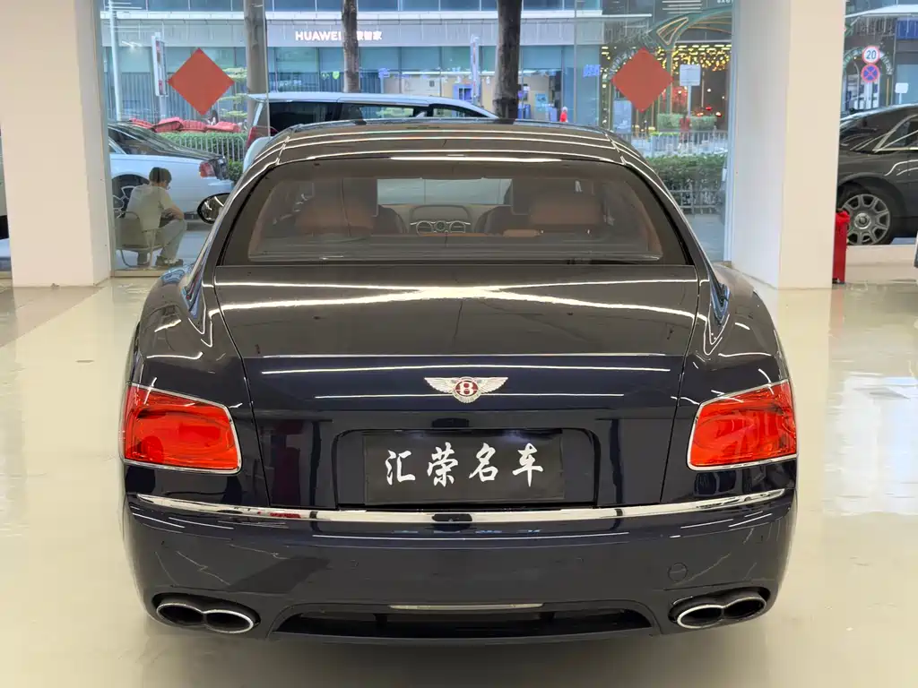 Bentley Flying Spur 2018 — фото 12