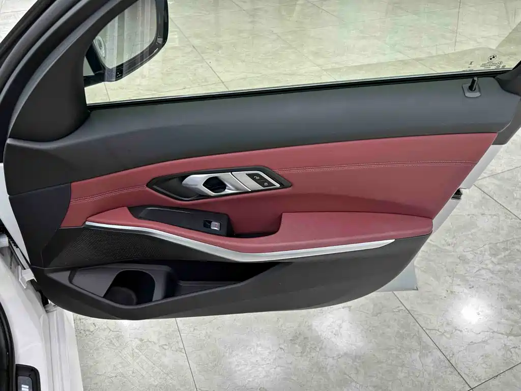 BMW 3 Series 2023 — фото 13