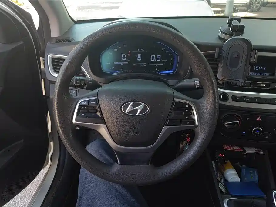 Hyundai Verna 2021 — фото 15