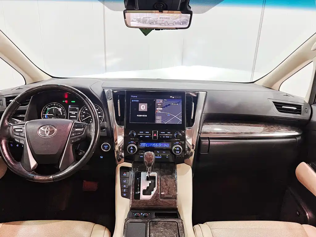 Toyota Vellfire 2022 — фото 12