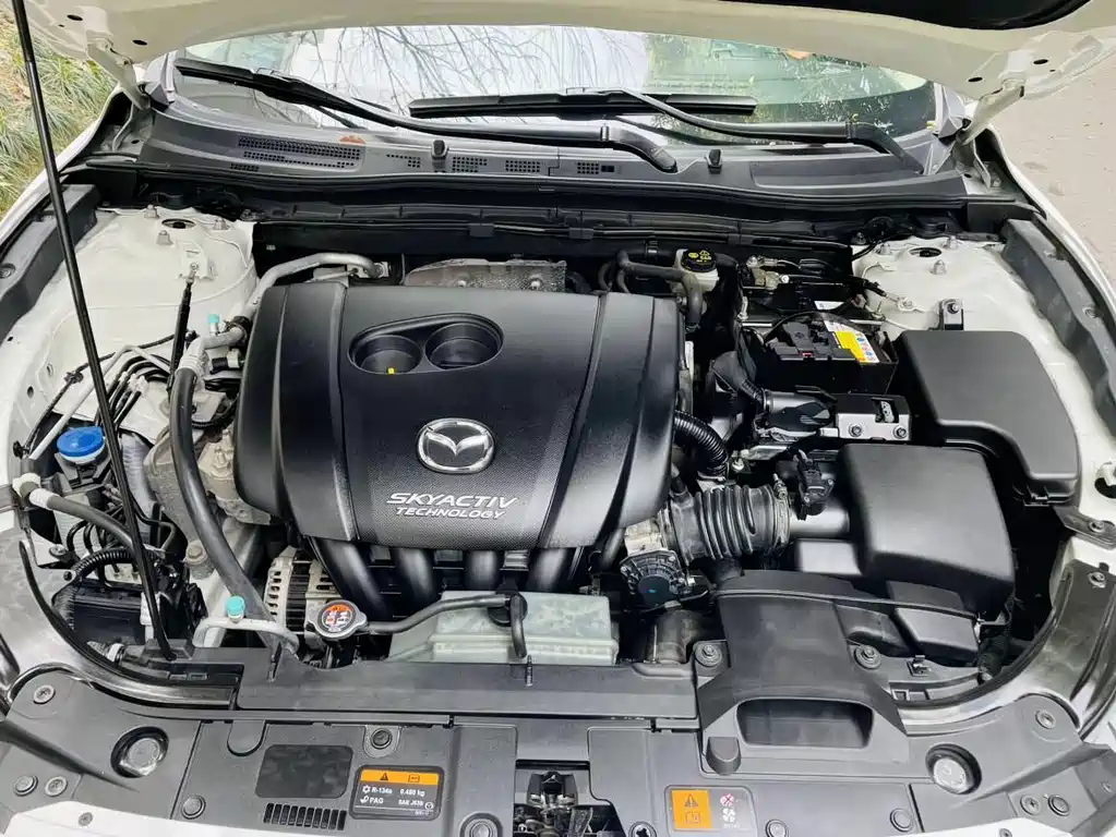 Mazda 3 Axela 2015 — фото 13