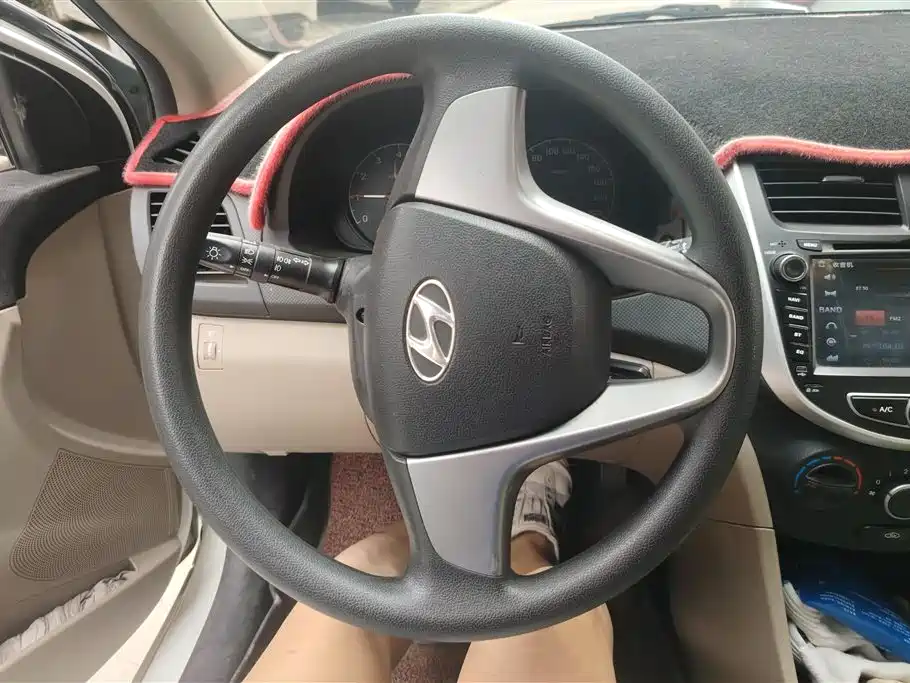 Hyundai Verna 2014 — фото 15